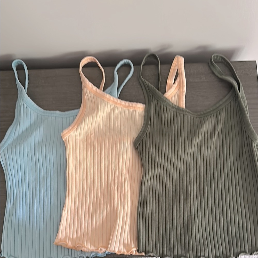Set of 3- Old Navy Ribbed Knit Tank Tops